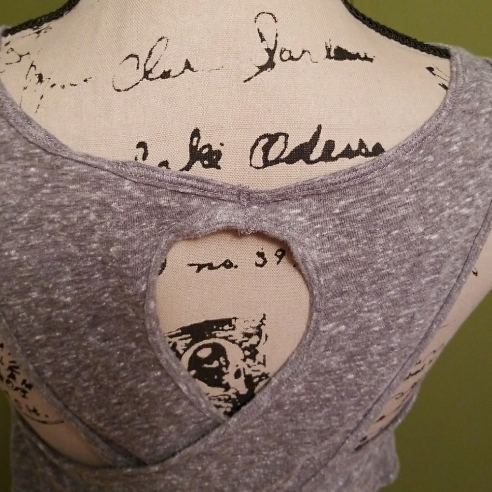 !Hollister Crop Top - Picture 5 of 5
